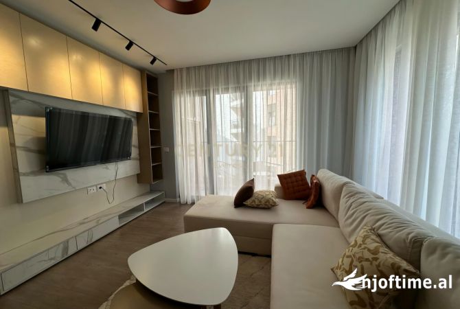 Shtepi me qera 2+1 ne Tirane - 900 Euro