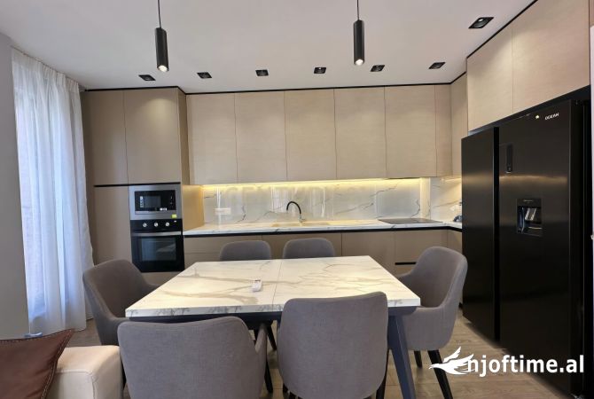 Shtepi me qera 2+1 ne Tirane - 900 Euro