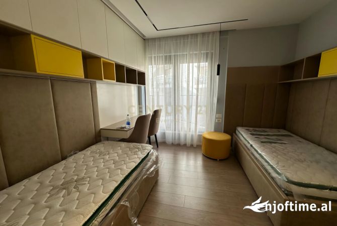 Shtepi me qera Apartament ne Tirane, 2+1, Mobilimi E mobiluar, Pagesa 900  Euro.