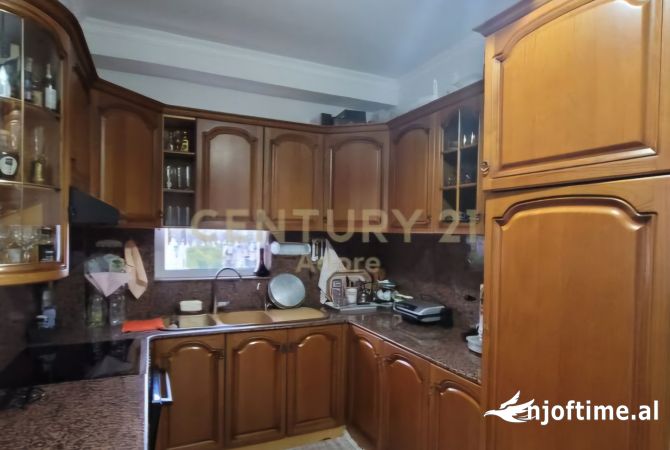 Shtepi ne shitje 3+1 ne Tirane - 260,000 Euro
