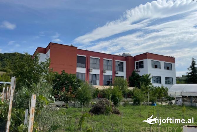 Ambient biznesi me qera 3+1 ne Tirane - 6,500 Euro