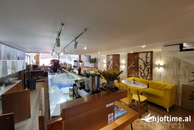 Ambient biznesi me qera 2+1 ne Tirane - 2,200 Euro