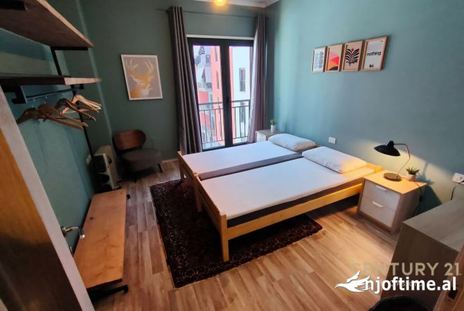 Shtepi ne shitje Apartament ne Tirane, 2+1, Mobilimi Bosh, pa mobiluar, Pagesa 195,000  Euro.