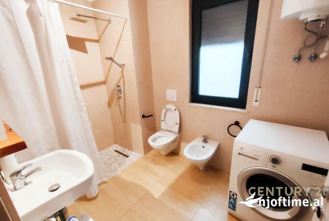 Shtepi ne shitje Apartament ne Tirane, 2+1, Mobilimi Bosh, pa mobiluar, Pagesa 195,000  Euro.