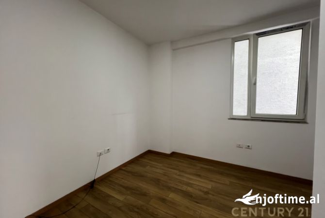 Zyre per Qira ne Kompleksin Kika 2