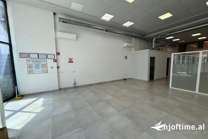 Ambient biznesi me qera 3+1 ne Tirane - 2,000 Euro