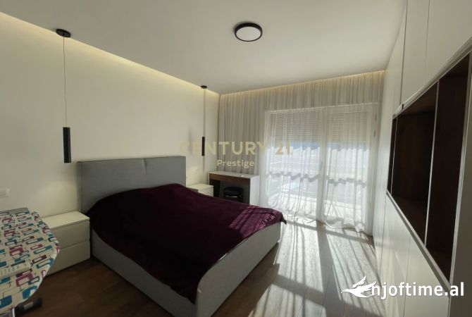 Shtepi ne shitje Apartament ne Tirane, 3+1, Mobilimi E mobiluar, Pagesa 630,000  Euro.