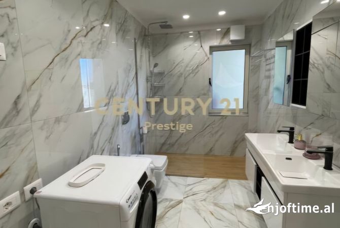 Shtepi ne shitje Apartament ne Tirane, 3+1, Mobilimi E mobiluar, Pagesa 630,000  Euro.