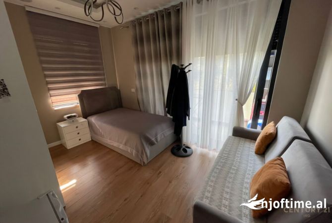 Shtepi ne shitje Apartament ne Tirane, 3+1, Mobilimi E mobiluar, Pagesa 540,000  Euro.