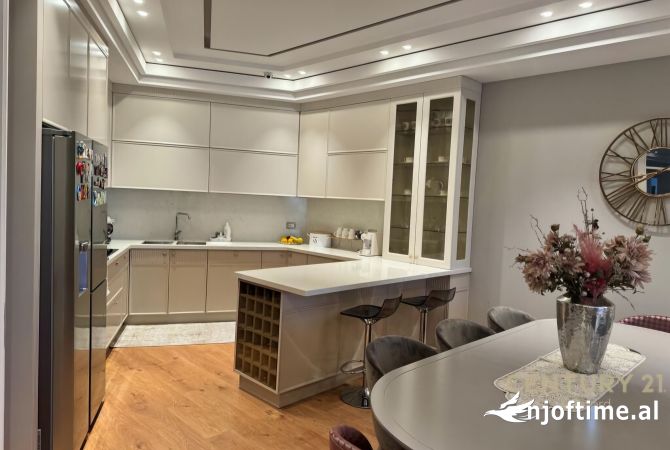 Shtepi ne shitje 3+1 ne Tirane - 380,000 Euro