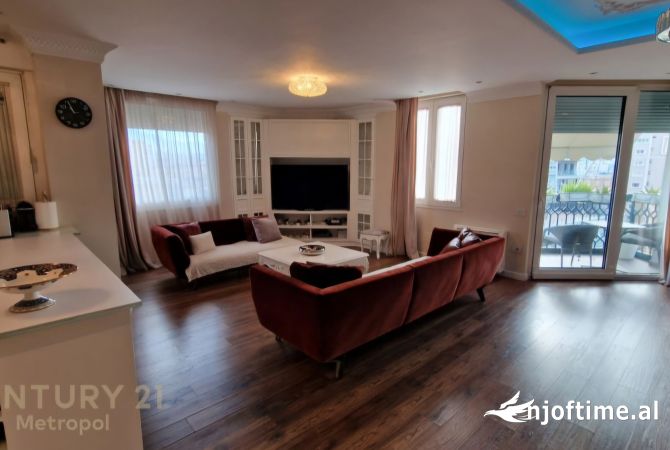 Shtepi me qera 2+1 ne Tirane - 1,600 Euro
