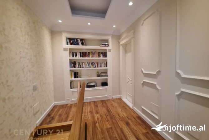 Shtepi me qera Duplex(shtepi me 2 kate) ne Tirane, 2+1, Mobilimi E mobiluar, Pagesa 1,600  Euro.