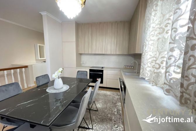 Shtepi me qera 4+1 ne Tirane - 1,500 Euro