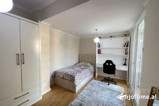 Shtepi me qera Duplex(shtepi me 2 kate) ne Tirane, 4+1, Mobilimi E mobiluar, Pagesa 1,500  Euro.