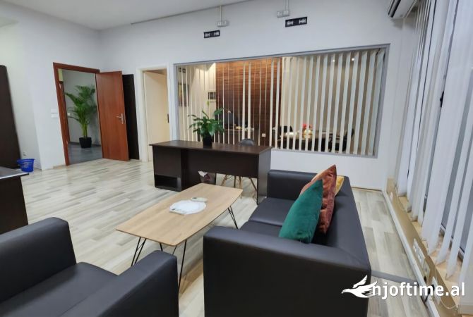 Ambient biznesi me qera 3+1 ne Tirane - 1,500 Euro