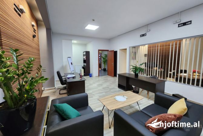 Ambient biznesi me qera 3+1 ne Tirane - 1,500 Euro