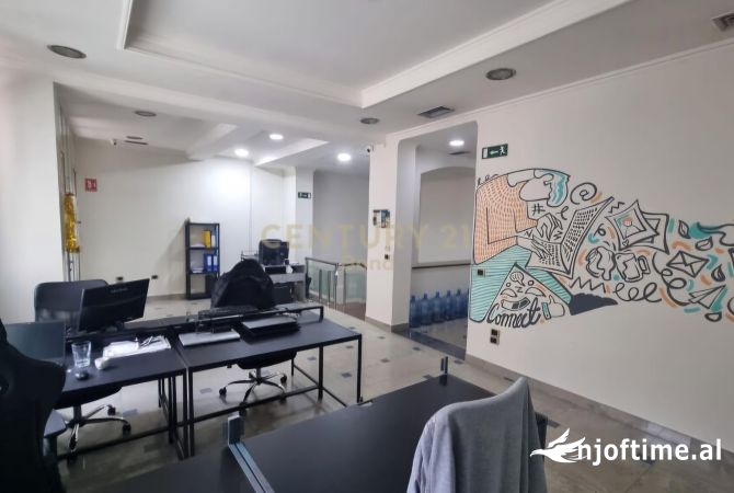 Ambient biznesi me qera 3+1 ne Tirane - 6,000 Euro