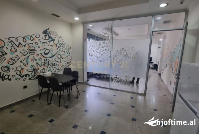 Ambient biznesi me qera 3+1 ne Tirane - 6,000 Euro