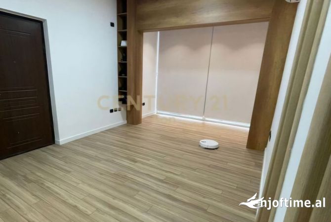 Ambient biznesi me qera 3+1 ne Tirane - 550 Euro