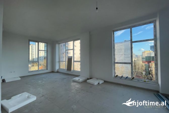 Ambient biznesi me qera 3+1 ne Tirane - 1,000 Euro