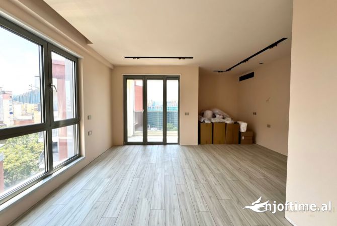Ambient biznesi me qera 3+1 ne Tirane - 1,700 Euro