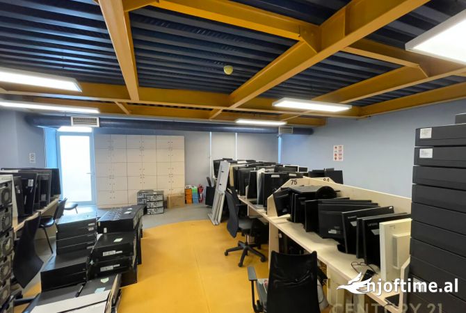 Ambient biznesi me qera 3+1 ne Tirane - 6,500 Euro