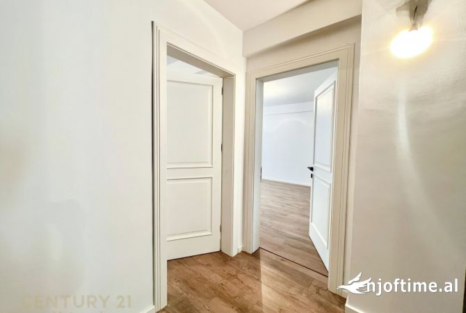 Ambient biznesi me qera 3+1 ne Tirane - 1,100 Euro