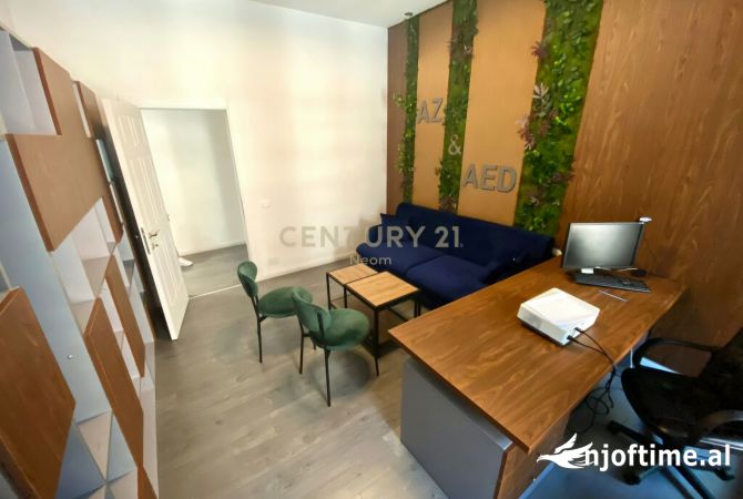 Ambient biznesi me qera 3+1 ne Tirane - 1,000 Euro