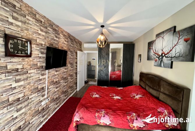 Shtepi ne shitje Apartament ne Tirane, 2+1, Mobilimi E mobiluar, Pagesa 168,000  Euro.