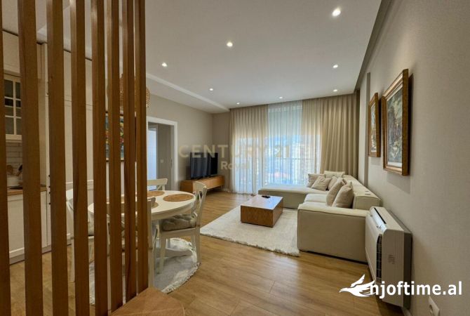 Shtepi me qera 2+1 ne Tirane - 1,200 Euro