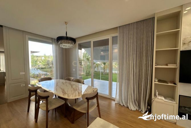 Shtepi ne shitje Vila Luksoze ne Durres, 3+1, Mobilimi E mobiluar, Pagesa 398,000  Euro.