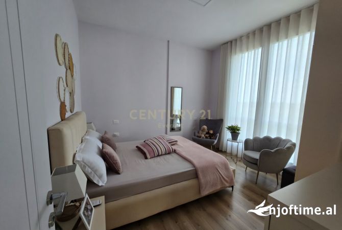 Shtepi ne shitje Vila Luksoze ne Durres, 3+1, Mobilimi E mobiluar, Pagesa 440,000  Euro.