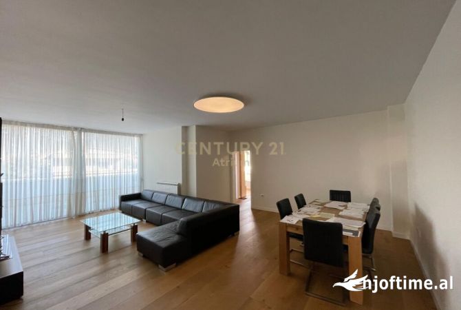 Shtepi ne shitje 4+1 ne Tirane - 450,000 Euro