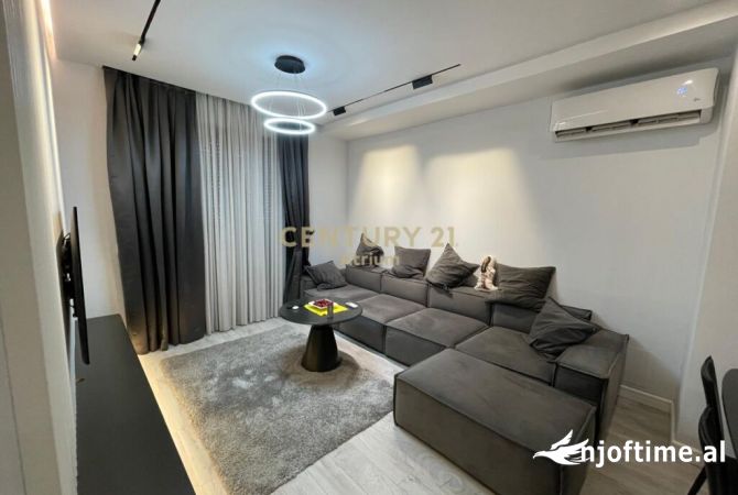 Shtepi me qera 2+1 ne Tirane - 900 Euro