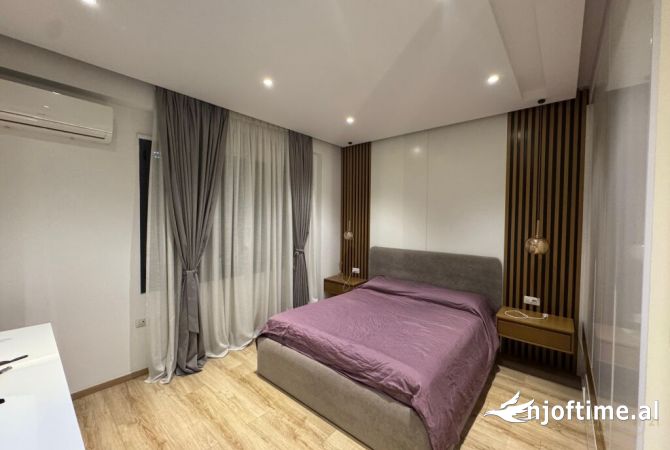 Shtepi ne shitje Apartament ne Tirane, 3+1, Mobilimi E mobiluar, Pagesa 320,000  Euro.