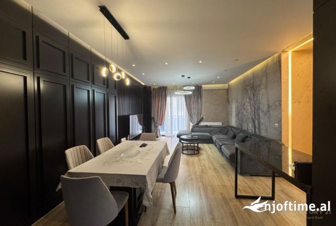 Shtepi ne shitje Apartament ne Tirane, 3+1, Mobilimi E mobiluar, Pagesa 320,000  Euro.