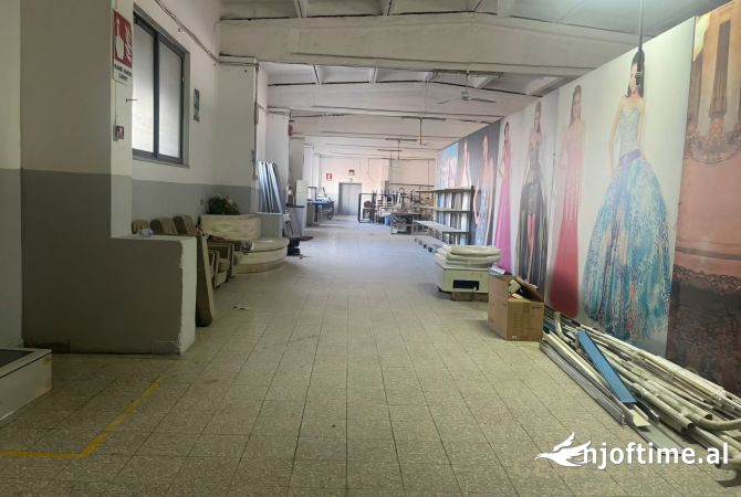 Ambient biznesi me qera 3+1 ne Tirane - 7,000 Euro