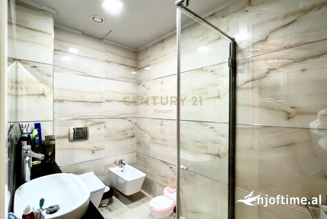 Shtepi ne shitje Apartament ne Tirane, 2+1, Mobilimi E mobiluar, Pagesa 220,000  Euro.