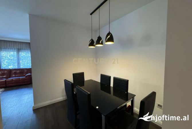 Shtepi ne shitje Apartament ne Tirane, 2+1, Mobilimi E mobiluar, Pagesa 350,000  Euro.