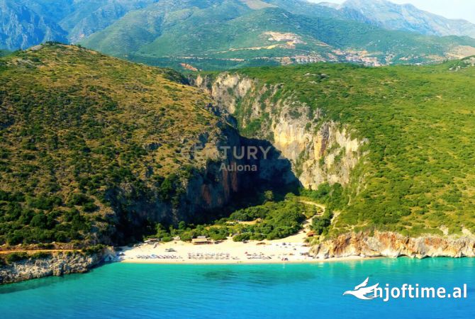 Truall ose Toke  ne Tirane - 500,000 Euro