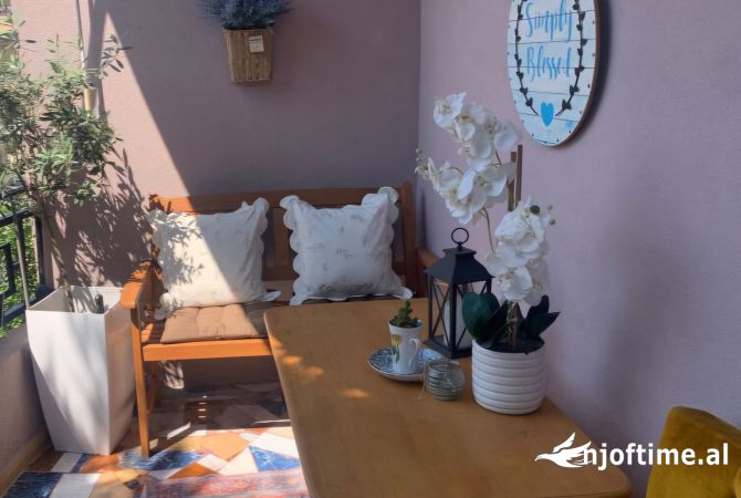 Shtepi ne shitje Vila Luksoze ne Tirane, 4+1, Mobilimi E mobiluar, Pagesa 370,000  Euro.