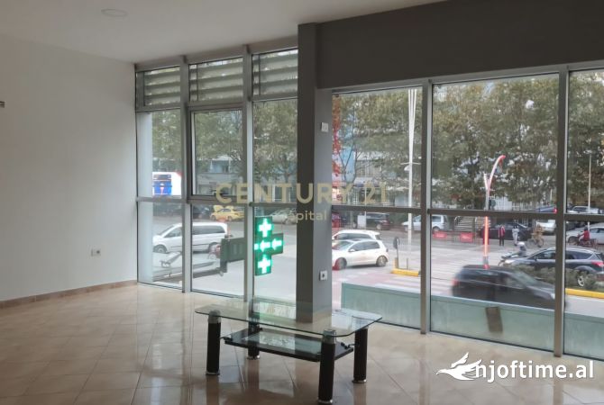 Ambient biznesi me qera 3+1 ne Tirane - 1,800 Euro