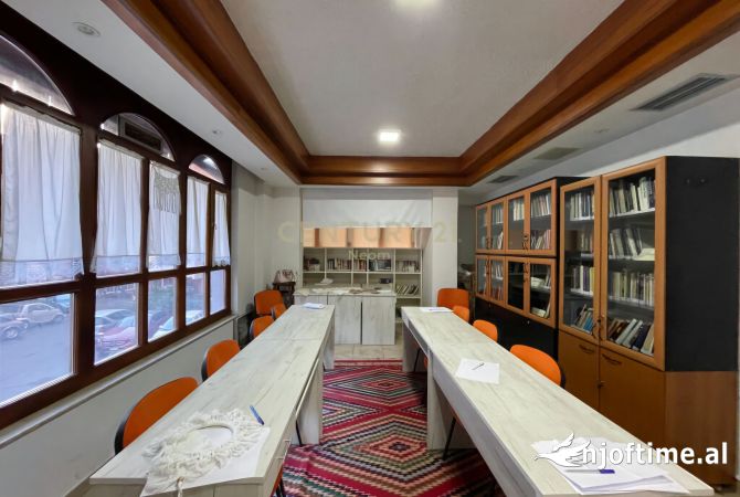 Ambient biznesi me qera 3+1 ne Tirane - 800 Euro