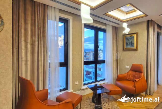 Shtepi ne shitje Penthose(kati i fundit panoramik) ne Tirane, 6+1, Mobilimi E mobiluar, Pagesa 1,605,000  Euro.