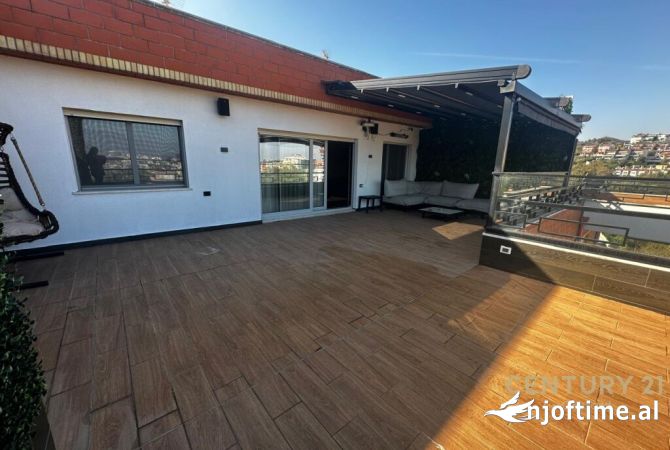 Shtepi ne shitje Penthose(kati i fundit panoramik) ne Tirane, 3+1, Mobilimi E mobiluar, Pagesa 360,000  Euro.