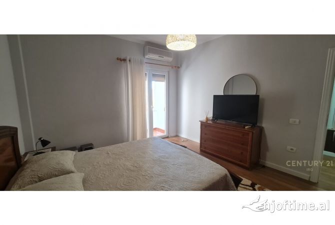 Shtepi ne shitje Apartament ne Tirane, 2+1, Mobilimi E mobiluar, Pagesa 170,000  Euro.