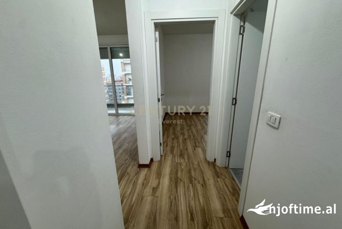 Shtepi ne shitje Apartament ne Tirane, 2+1, Mobilimi Bosh, pa mobiluar, Pagesa 230,000  Euro.