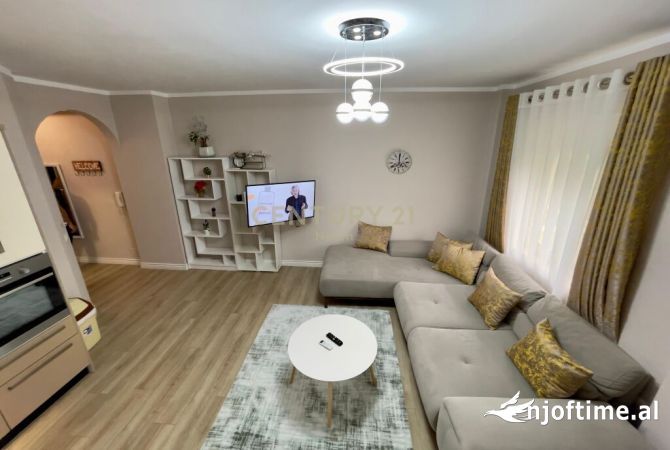 Shtepi me qera Apartament ne Tirane, 1+1, Mobilimi E mobiluar, Pagesa 550  Euro.