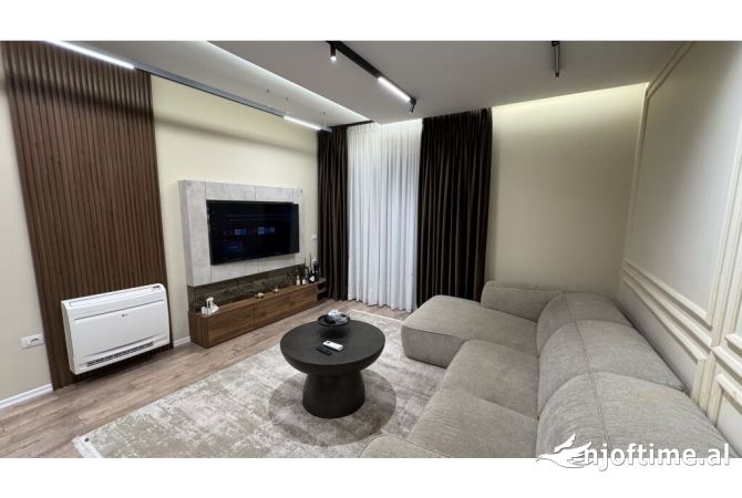 Shtepi me qera 2+1 ne Tirane - 1,300 Euro