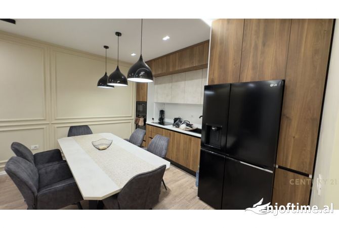 Shtepi me qera 2+1 ne Tirane - 1,300 Euro